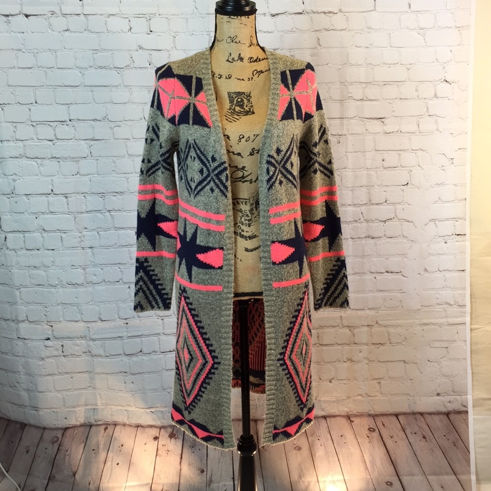 Selfie Couture by Trendology Tribal Print Long Cardigan Sweater Medium